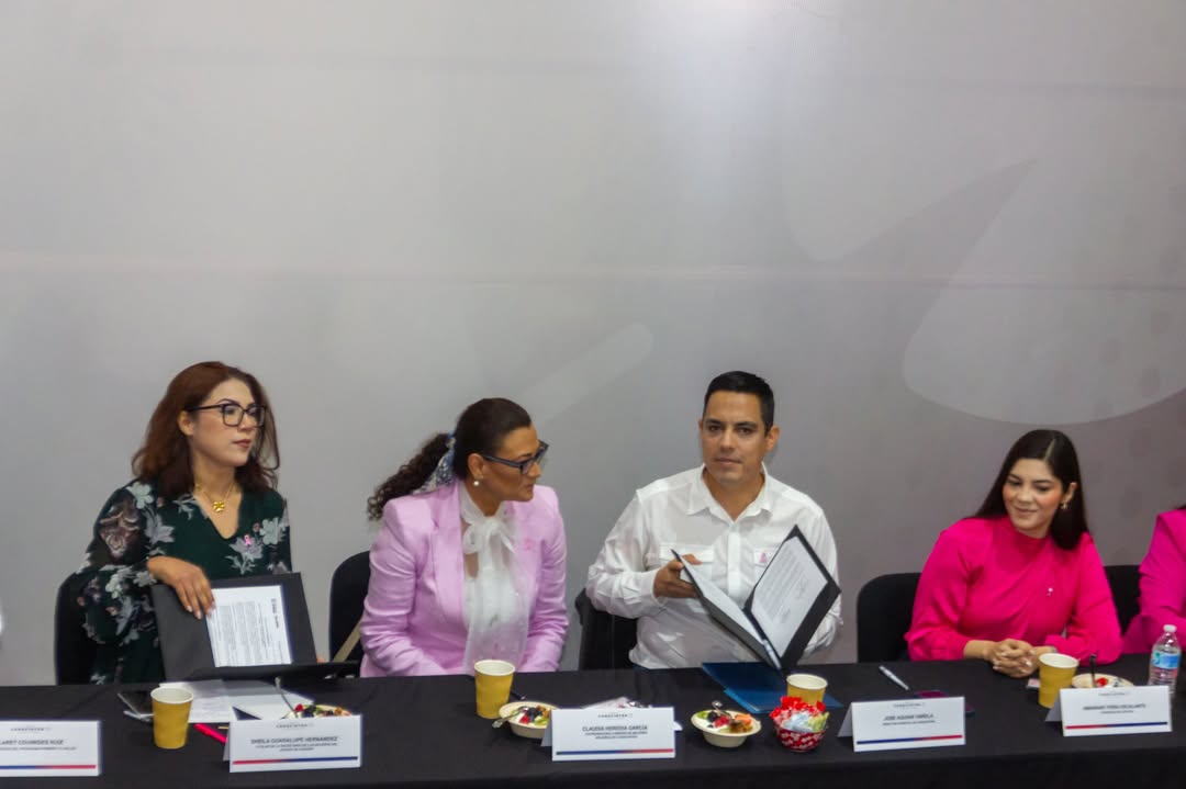 Firma de la carta compromiso en CANACINTRA Hermosillo